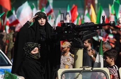 Người Iran xuống đường, tuyên bố sẵn sàng chiến đấu