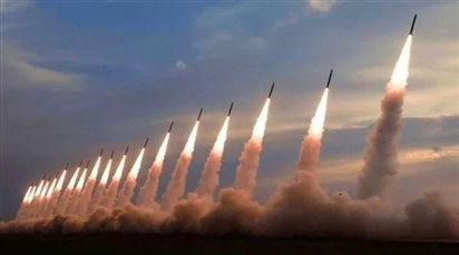 Iran phóng 10 tên lửa mang đầu đạn nặng hơn 1 tấn về phía Israel