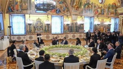 Tổng thống Putin rất vui được kỷ niệm ngày 9 tháng 5 trong vòng bạn bè