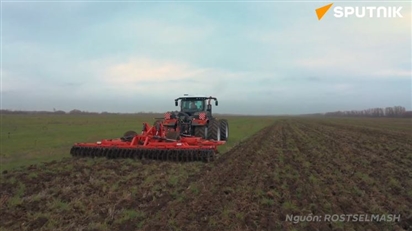 Mẫu máy kéo mới của Nga đã được ra mắt tại Triển lãm AGROSALON 2026