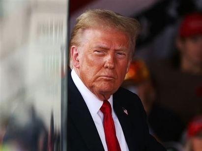 Ông Donald Trump công bố chiến dịch hướng dẫn tàu thuyền qua eo biển Hormuz