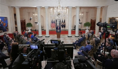 Ông Donald Trump vừa phát biểu xong, Iran phóng tên lửa vào Israel