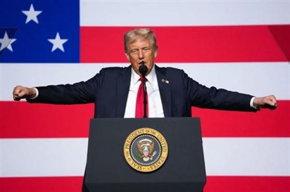 Tổng thống Trump tuyên bố điều tàu ngầm đến gần bờ biển Nga