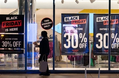 Mua sắm trực tuyến tại Mỹ tăng kỷ lục trong ngày 'Thứ Sáu đen'