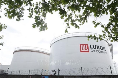 Bloomberg: Mỹ hoãn trừng phạt tập đoàn dầu khí Lukoil của Liên bang Nga