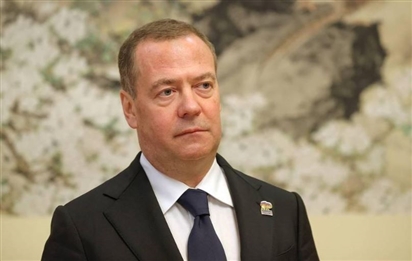 Ông Medvedev cáo buộc nước thành viên NATO chuẩn bị bàn đạp tấn công Nga