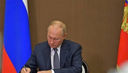 Tổng thống Vladimir Putin ký Sắc lệnh hỗ trợ định cư cho người nhập cư tài năng, có đóng góp cho nước Nga