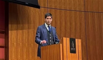 Fed tiếp tục giữ nguyên lãi suất cơ bản, sắp có chủ tịch mới