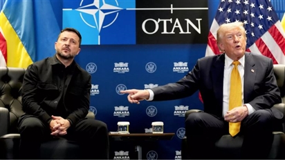Quân bài mặc cả - ông Trump giáng một đòn vào ông Zelensky vào thời điểm tồi tệ nhất có thể