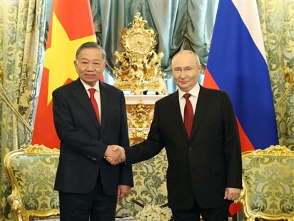 Tổng thống Nga Putin đón tiếp Chủ tịch nước Việt Nam Tô Lâm tại Điện Kremlin