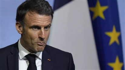 Báo giới phương Tây đồng loạt gọi Macron là vịt què