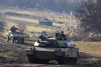 Pháp đẩy mạnh hiện diện quân sự tại sườn Đông NATO