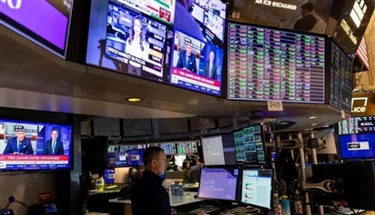 Phố Wall bật mạnh nhờ chính phủ Mỹ sắp mở cửa trở lại