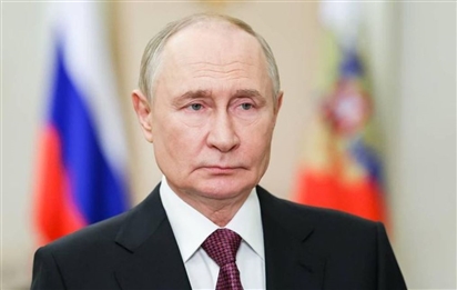 Tổng thống Nga Vladimir Putin chúc mừng người dân nhân Ngày Người bảo vệ Tổ quốc
