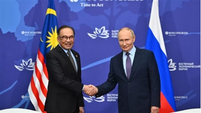 Thủ tướng Malaysia nhớ lại cuộc trò chuyện với Tổng thống Putin về ba chiếc ngai vàng