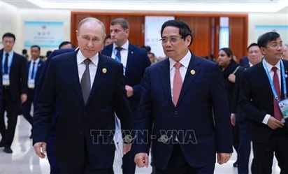 Thủ tướng Phạm Minh Chính hội kiến Tổng thống Nga Vladimir Putin