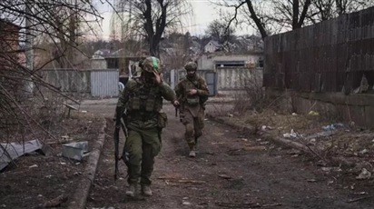 Tại tỉnh Zaporozhye, phiến quân Ukraina đã đánh đập và bỏ đói một cụ bà