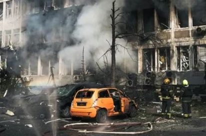 Kiev rung chuyển bởi tên lửa, ông Zelensky gửi thông điệp khẩn tới Mỹ