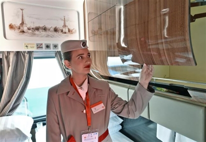 Tổ hợp tên lửa đường sắt quân sự và toa ngủ hạng sang mới ra mắt tại Nga