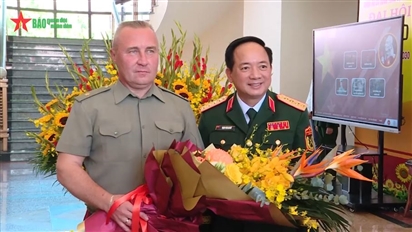 Đại tướng Trịnh Văn Quyết tiếp Tổng cục trưởng Tổng cục Công tác tư tưởng, Bộ Quốc phòng Belarus