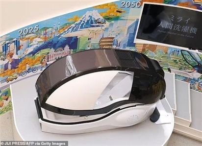 'Máy giặt sạch người' giá 9 tỷ gây chú ý tại Nhật Bản