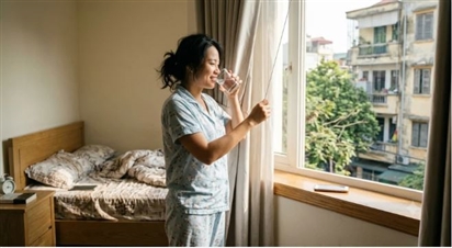 Hay buồn ngủ dù đã uống cà phê? 3 thói quen buổi sáng giúp cơ thể tỉnh táo tự nhiên hơn