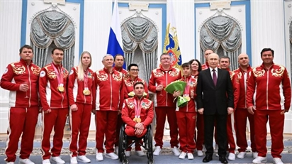 Tổng thống Putin đã gặp gỡ các vận động viên Paralympic Nga tại Điện Kremlin