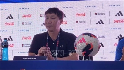 FIFA ASEAN Cup 2026: HLV Kim Sang Sik tiếc nuối