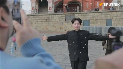 Thí sinh tham gia thi Intervision từ Việt Nam đã đến thăm Quảng trường Đỏ