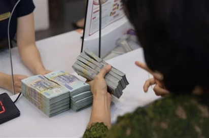 Người dân vẫn ưu tiên gửi tiết kiệm