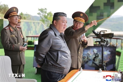 Triều Tiên tuyên bố phóng thử thành công 2 tên lửa siêu vượt âm