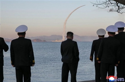 Chùm ảnh: Ông Kim Jong-un thị sát phóng tên lửa hành trình chiến lược