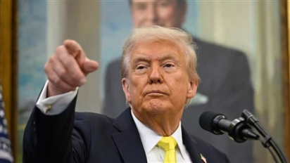 Ông Trump tự tuyên bố mình là quyền Tổng thống Venezuela