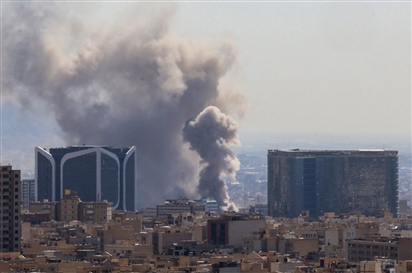 Qatar: Iran nã tên lửa trúng căn cứ quân sự lớn nhất của Mỹ ở Trung Đông