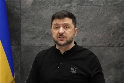 Ông Zelensky bị tố không ủng hộ hòa bình, Ukraine tấn công tàu Nga ở Biển Caspian