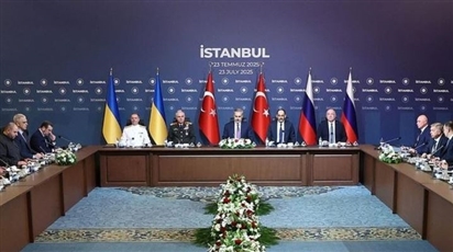 Điện Kremlin: Đàm phán hòa bình với Ukraine tạm dừng