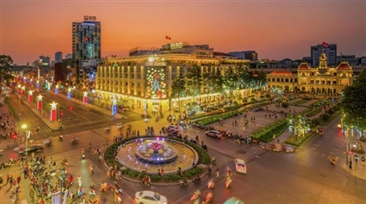 GDP Việt Nam tăng kỷ lục giữa sức ép dồn dập