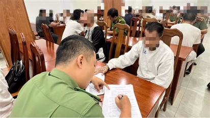 110 người Việt bị Mỹ trục xuất