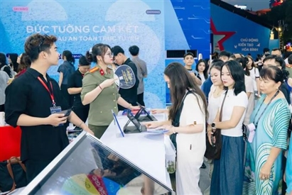 Tạo dựng 'thành lũy' an ninh trên không gian số