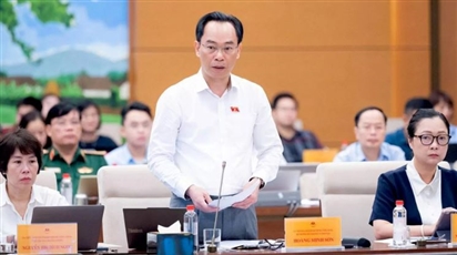 Bộ trưởng Hoàng Minh Sơn nói về gian lận thi và 900.000 cuốn sách chưa đến tay học sinh