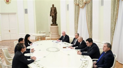 Tổng thống Putin tiếp Bộ trưởng Ngoại giao Việt Nam Lê Hoài Trung tại Điện Kremlin