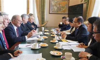 Toàn cảnh cuộc làm việc của đặc phái viên Tổng Bí thư với lãnh đạo các chính đảng Nga