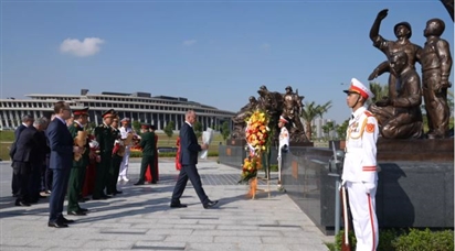 Tượng đài chuyên gia quân sự Liên Xô là biểu tượng của tình hữu nghị Nga - Việt