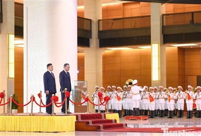 Lễ đón chính thức Nhà vua và Hoàng hậu Thái Lan thăm cấp Nhà nước tới Việt Nam