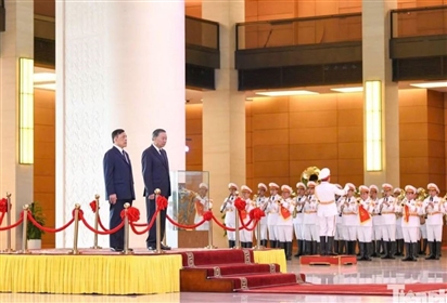 Lễ đón chính thức Nhà vua và Hoàng hậu Thái Lan thăm cấp Nhà nước tới Việt Nam