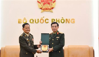 Việt Nam gắn biển cụm tượng quân nhân Việt Nam - Triều Tiên