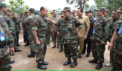 Ông Hun Sen chỉ đạo quân đội chuẩn bị cho xung đột, kêu gọi dân đào hào