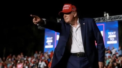 Ông Trump thách thức ông Biden đánh golf để chứng minh sức khỏe