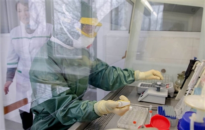 Nga phát triển thành công thiết bị xét nghiệm virus Corona trong 15 phút
