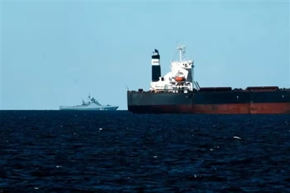 Estonia thận trọng không bắt giữ tàu thuộc 'hạm đội bóng tối' của Nga do lo ngại đụng độ quân sự trực tiếp